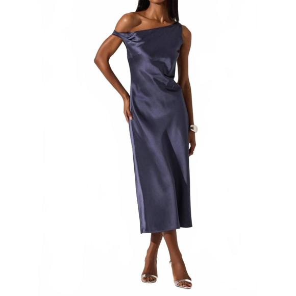 NEW ASTR elain dress in indigo - Picture 3 of 7